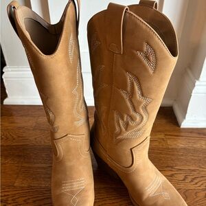 Soda Tan Western Boots